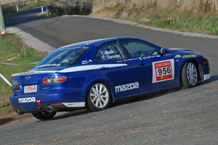 Melinda Both és Samantha Stevens csodálatos első napi versenyt futott a Mazda6 MPS-sel.